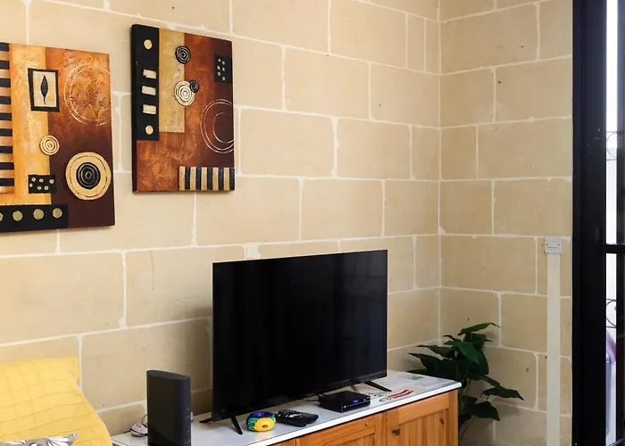 2bd Spacious With Front Terrace And Country Views - Gozo Island Apartment