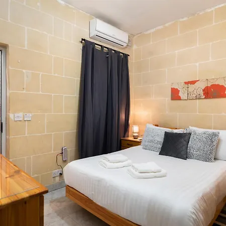 2bd Spacious With Front Terrace And Country Views - Gozo Island *