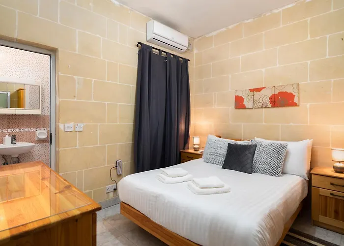 2bd Spacious With Front Terrace And Country Views - Gozo Island *